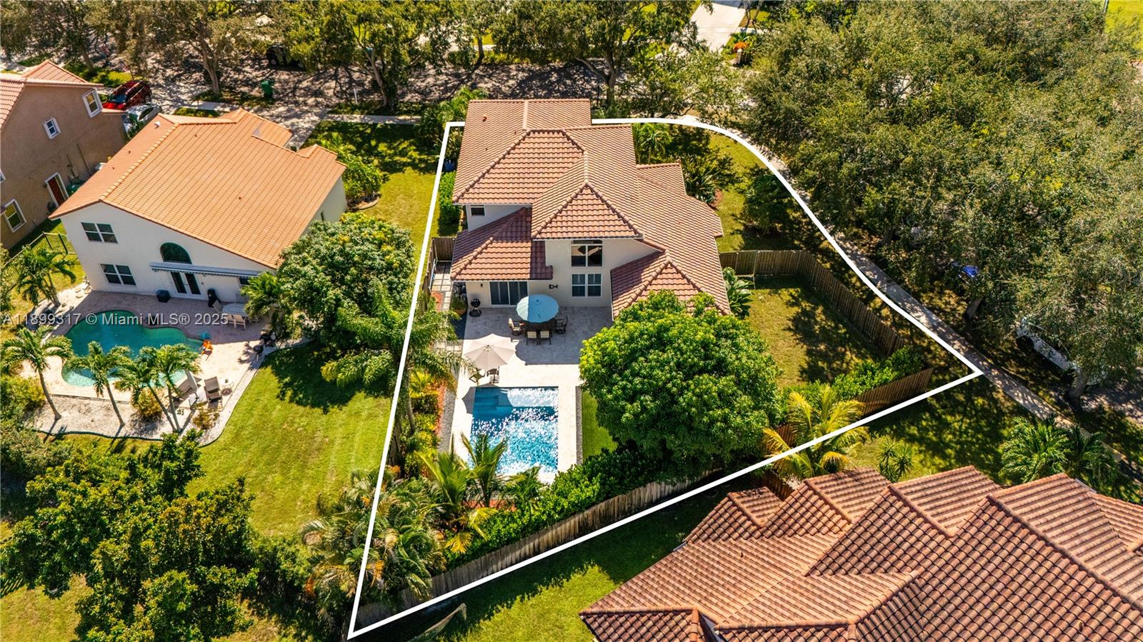 EMBASSY LAKES - Residential