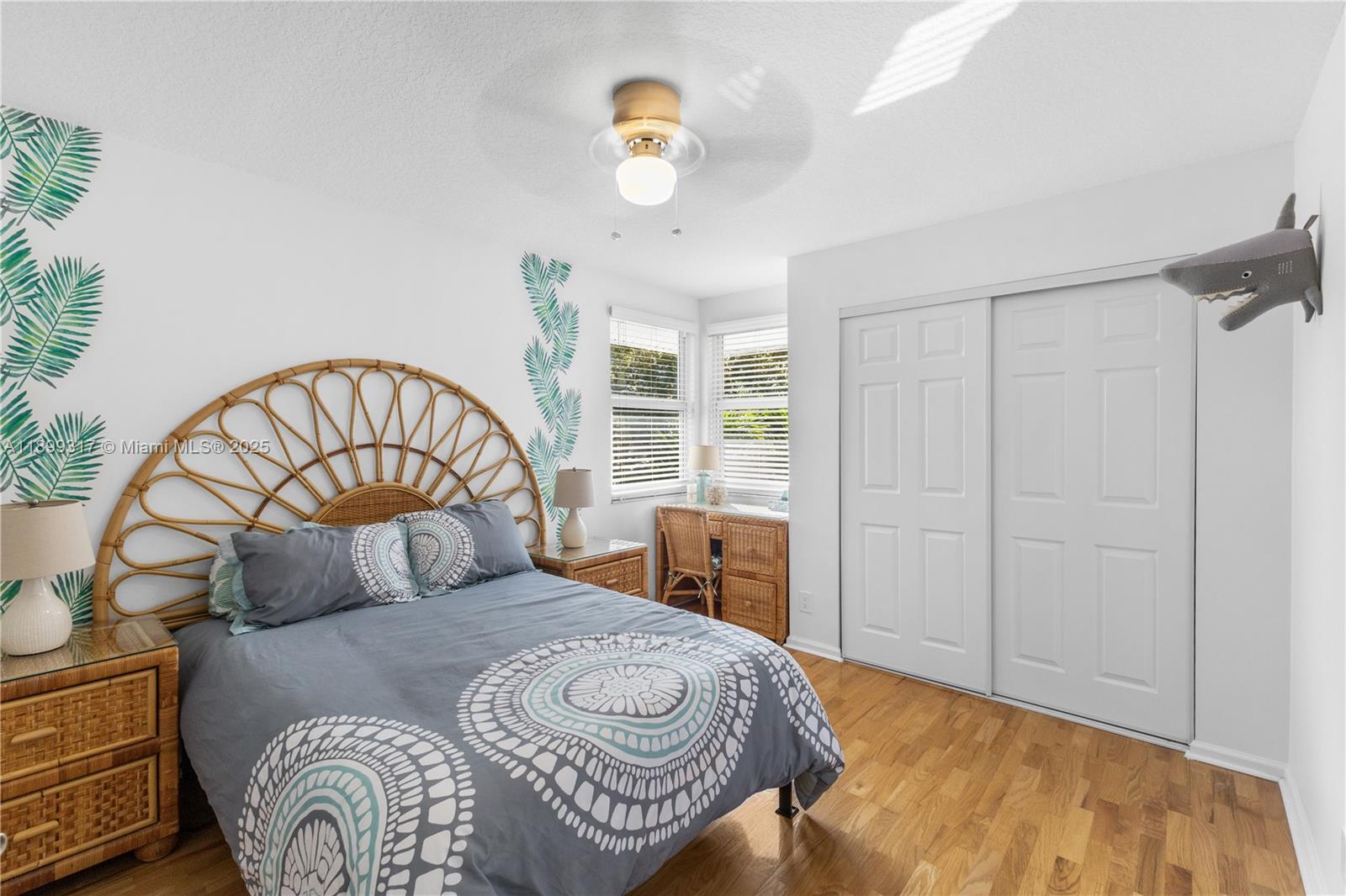 EMBASSY LAKES - Residential