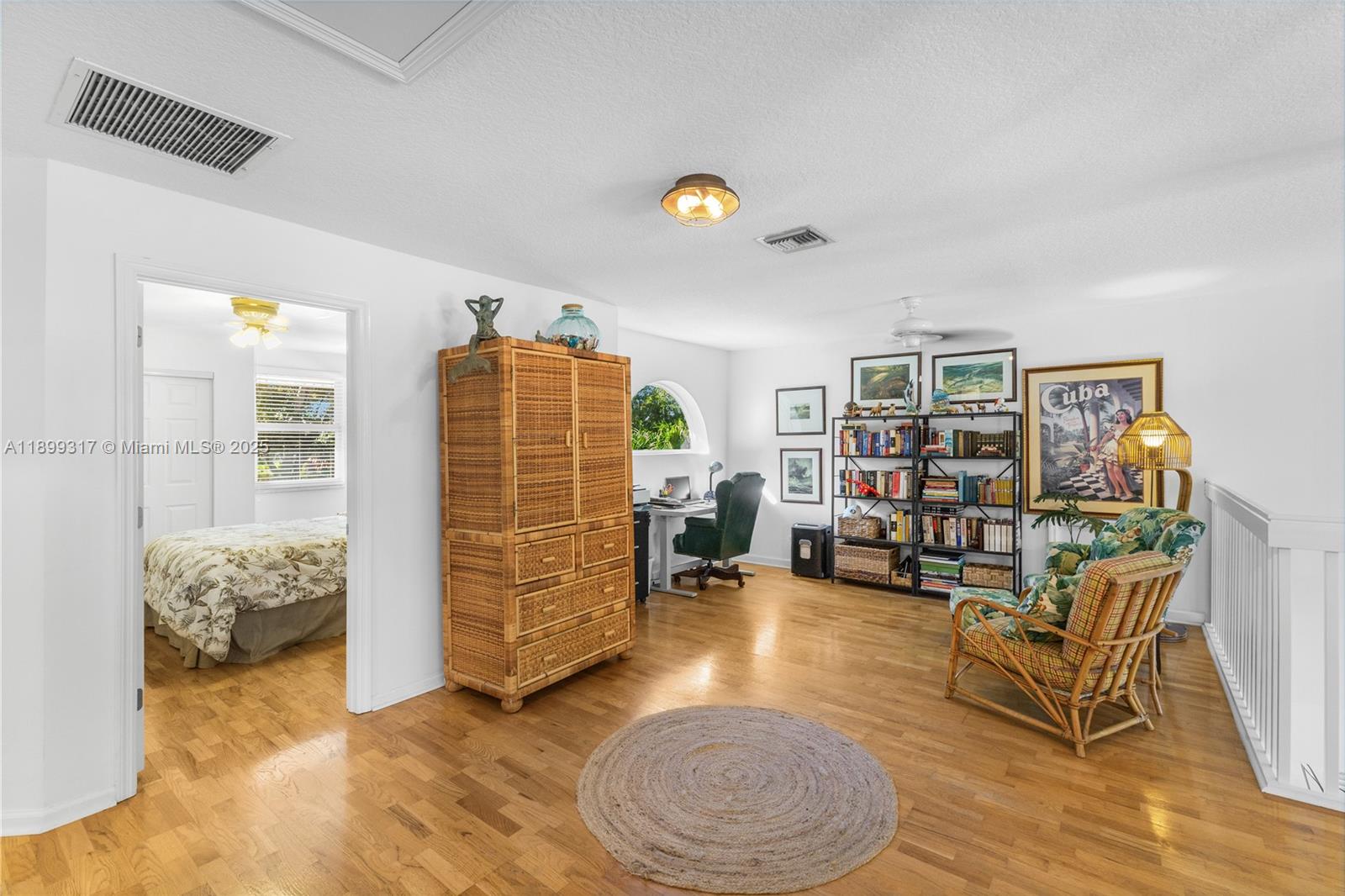 EMBASSY LAKES - Residential