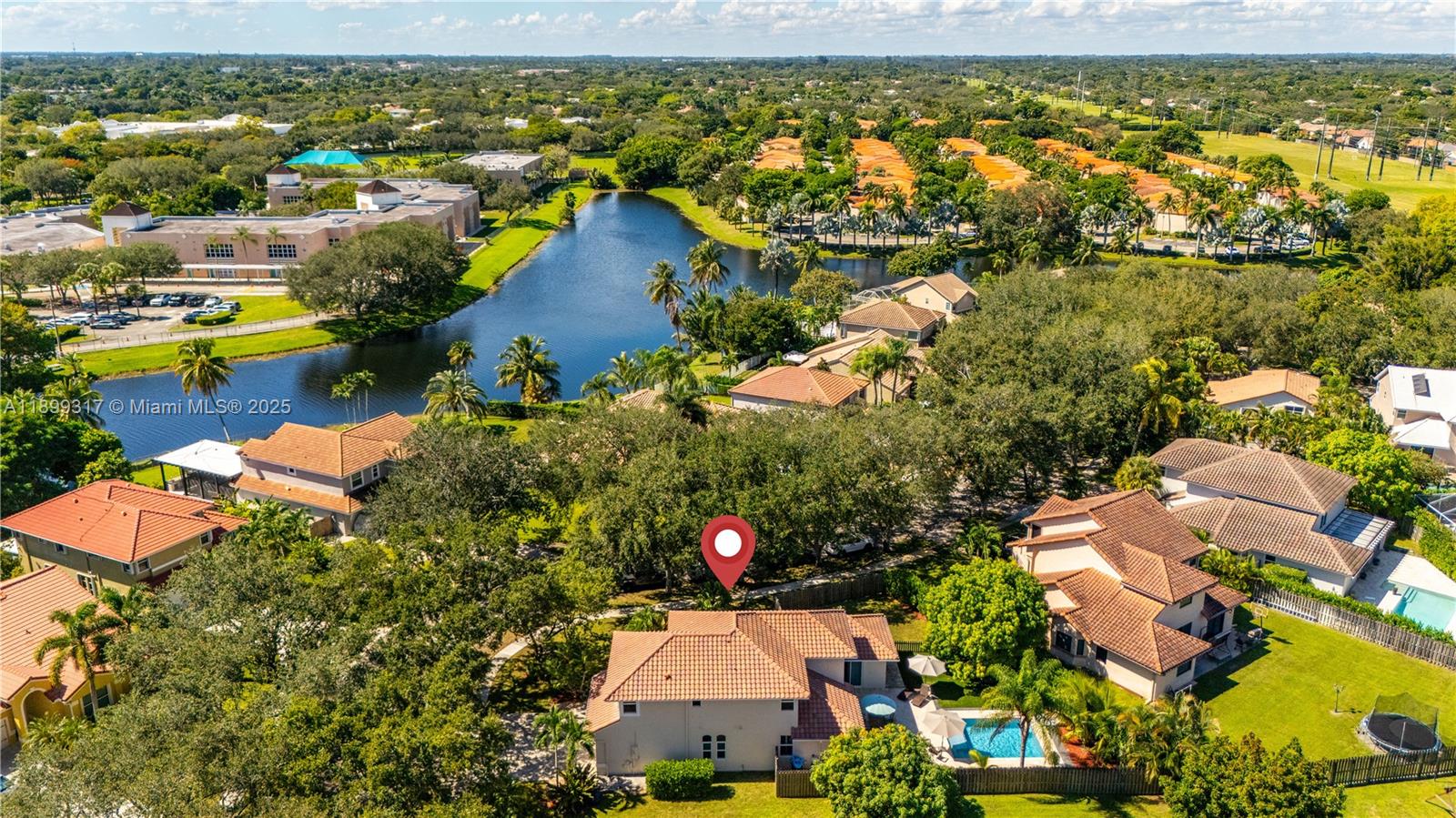 EMBASSY LAKES - Residential