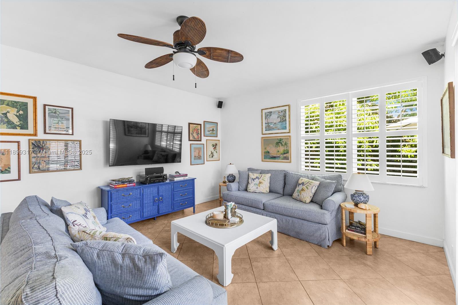 EMBASSY LAKES - Residential