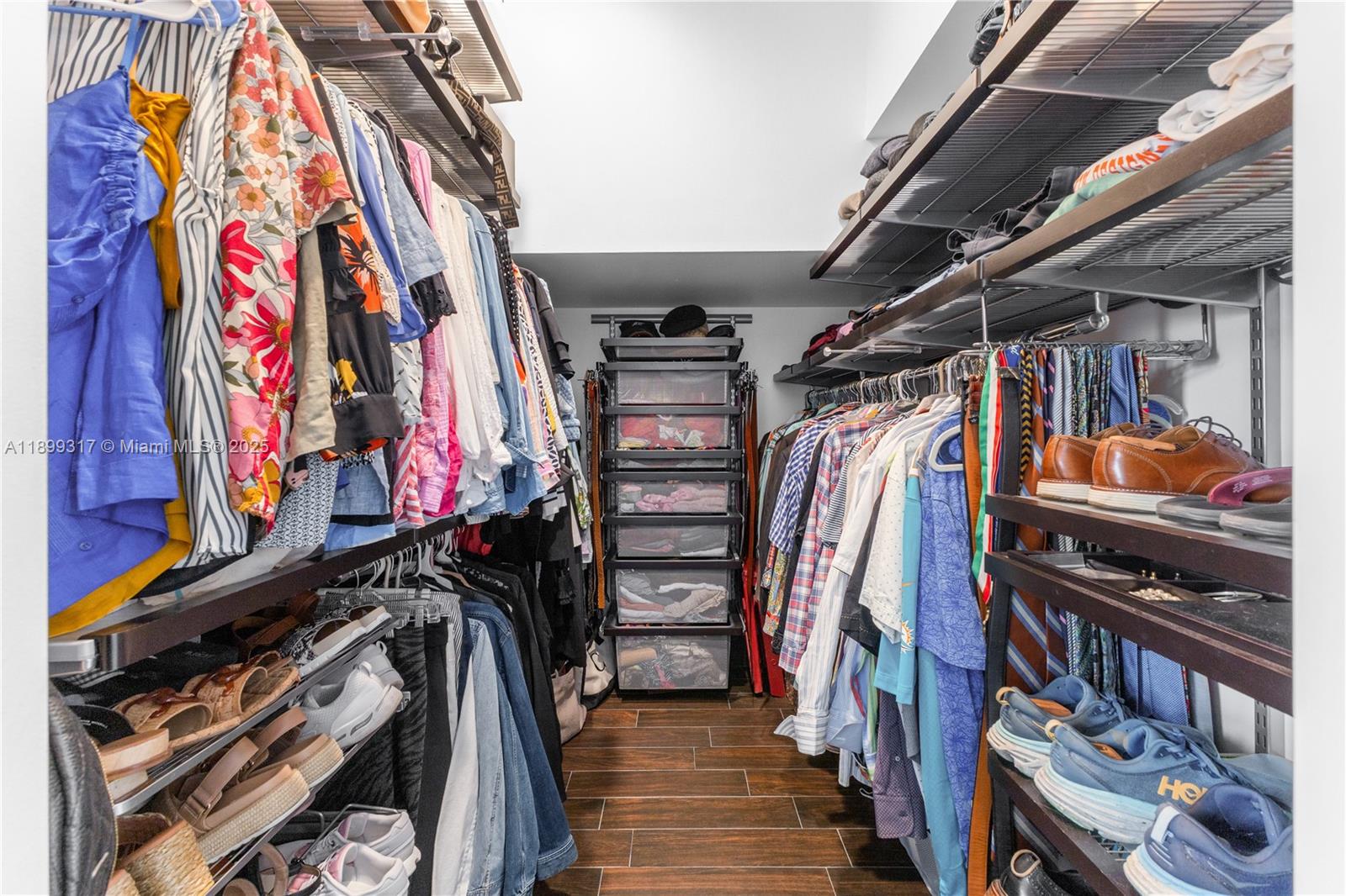 EMBASSY LAKES - Residential