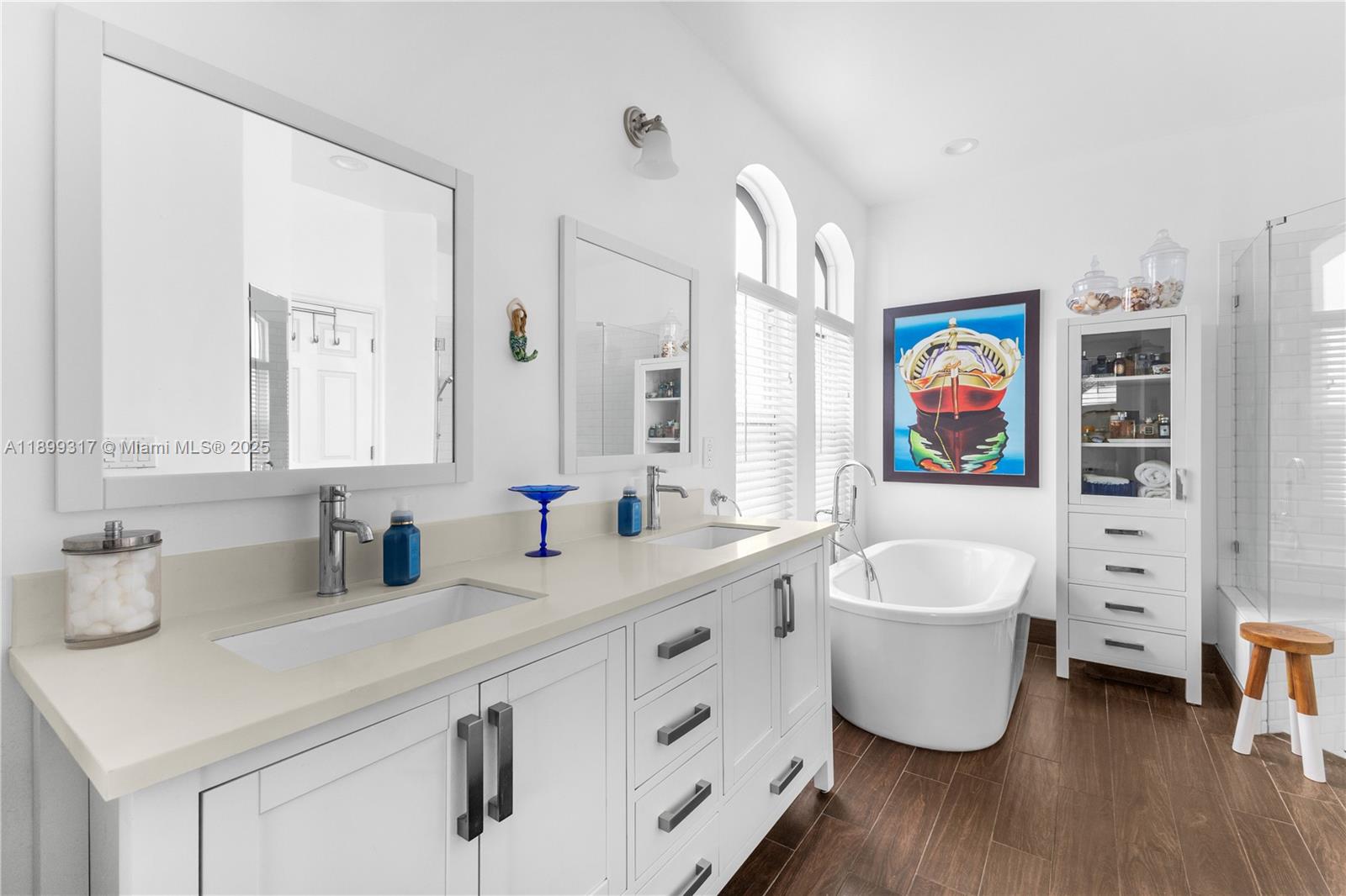 EMBASSY LAKES - Residential