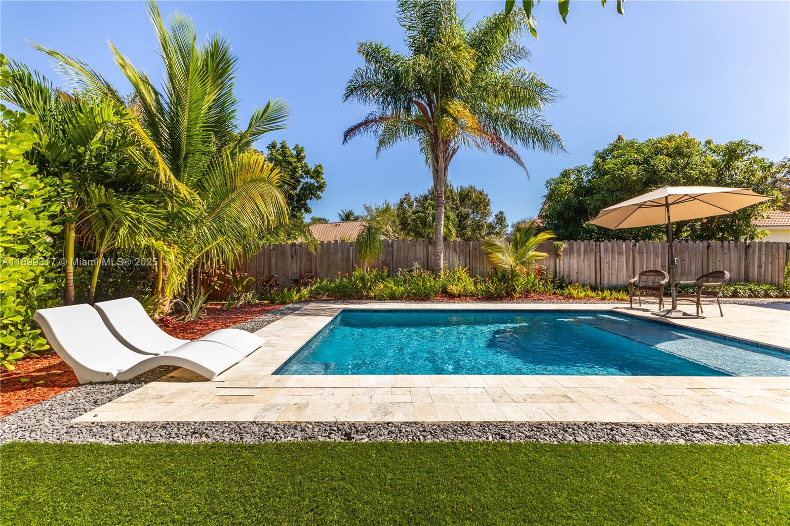 EMBASSY LAKES - Residential