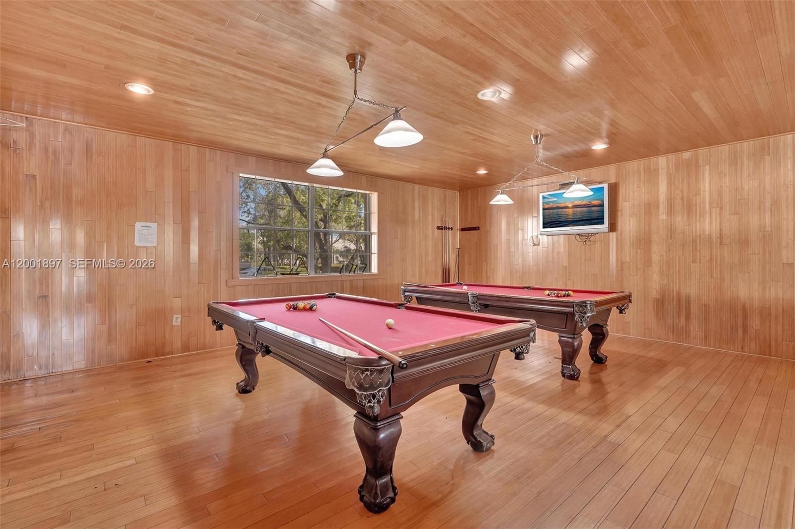 LAKEVIEW CLUB CONDO - Residential Lease