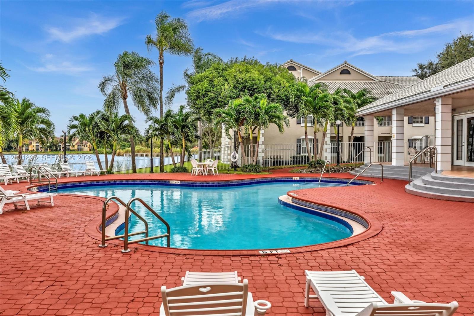 LAKEVIEW CLUB CONDO - Residential Lease