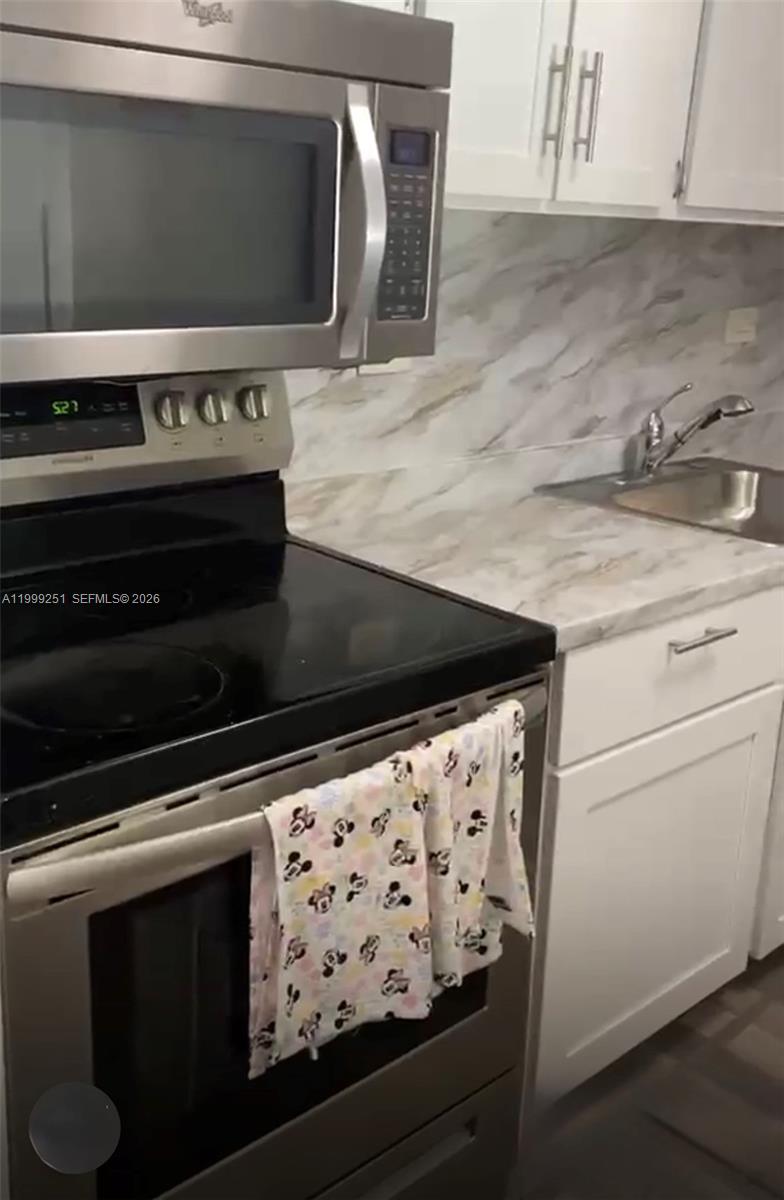 7060 NW 179th St 211