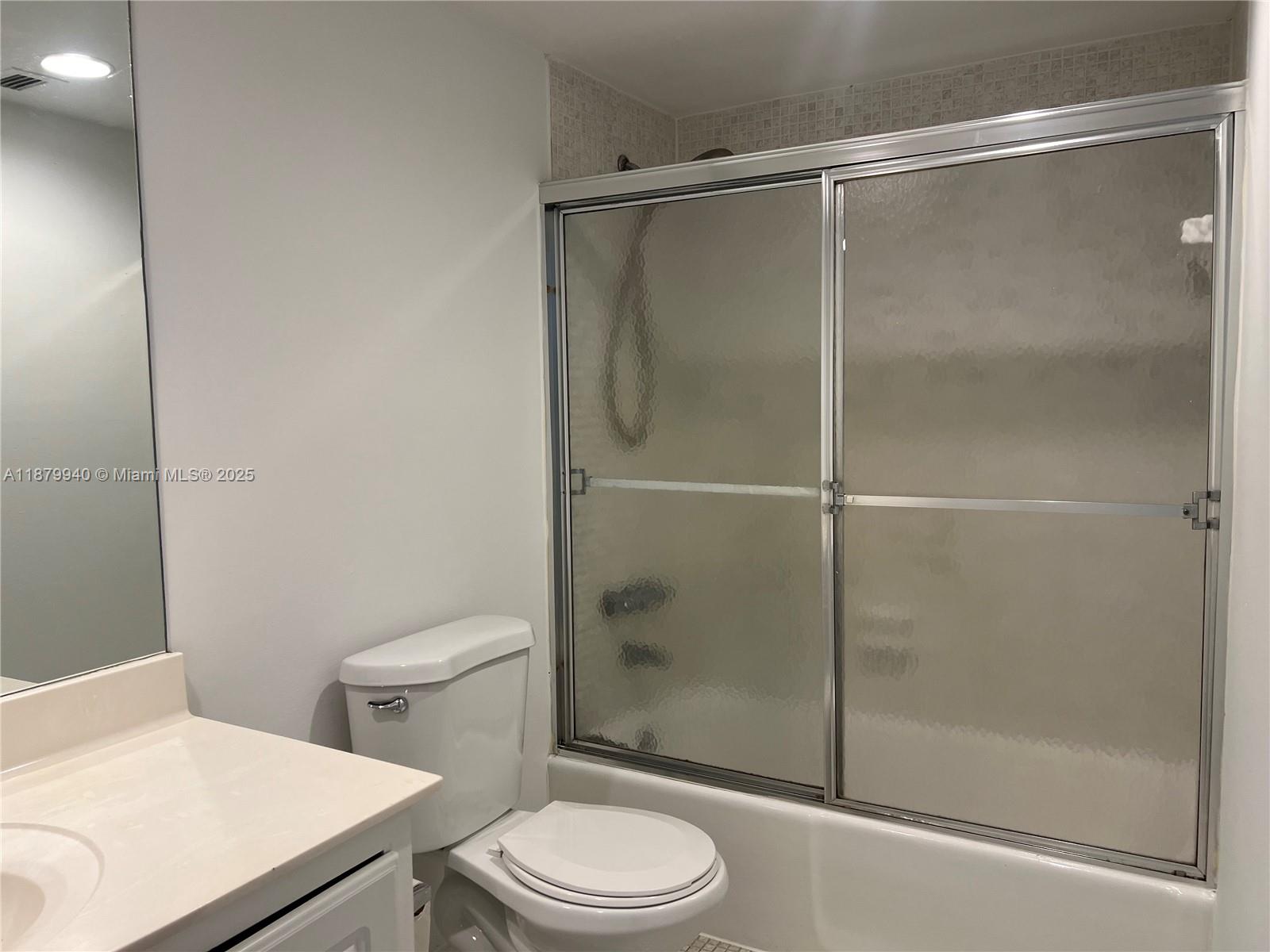 OCEANVIEW BUILDING A COND - Residential Lease