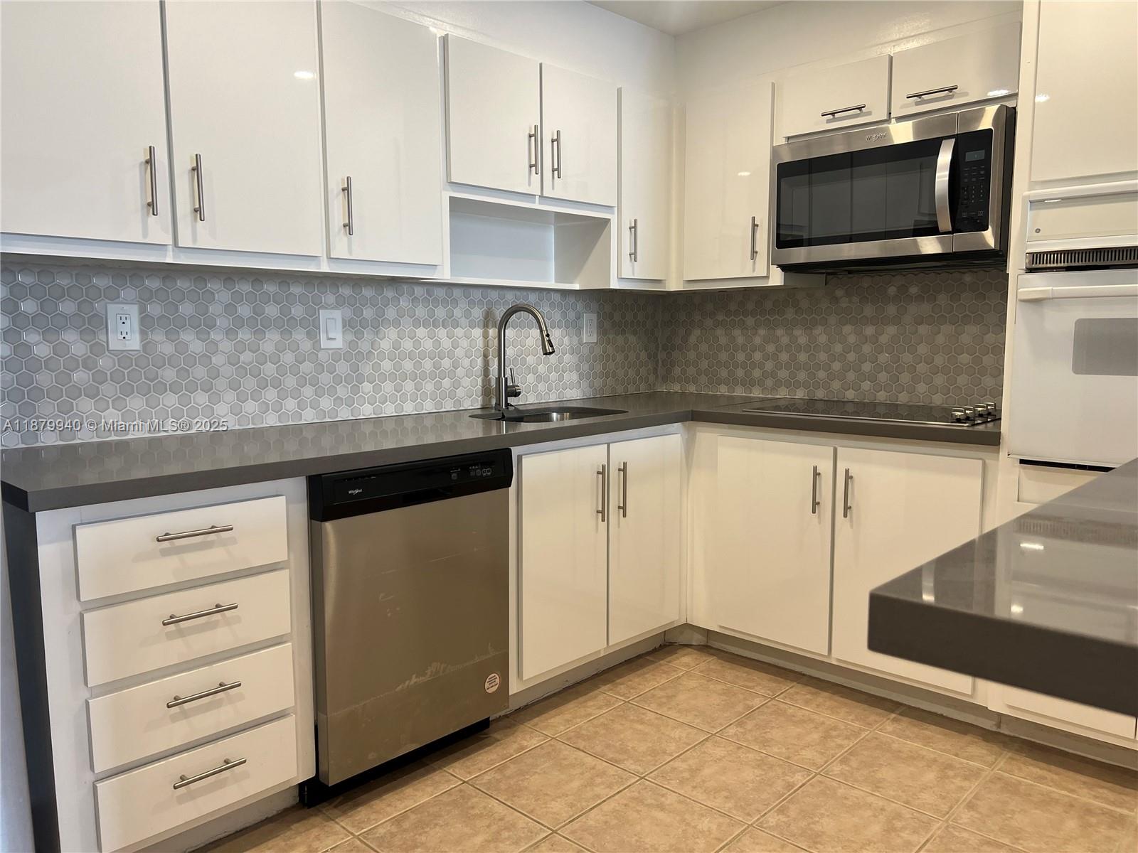 OCEANVIEW BUILDING A COND - Residential Lease