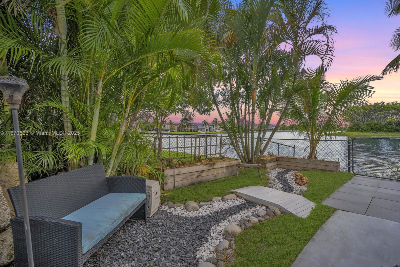 Silver Lakes Emerald Sound - Residential