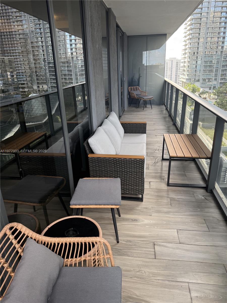 SLS LUX - Residential Lease