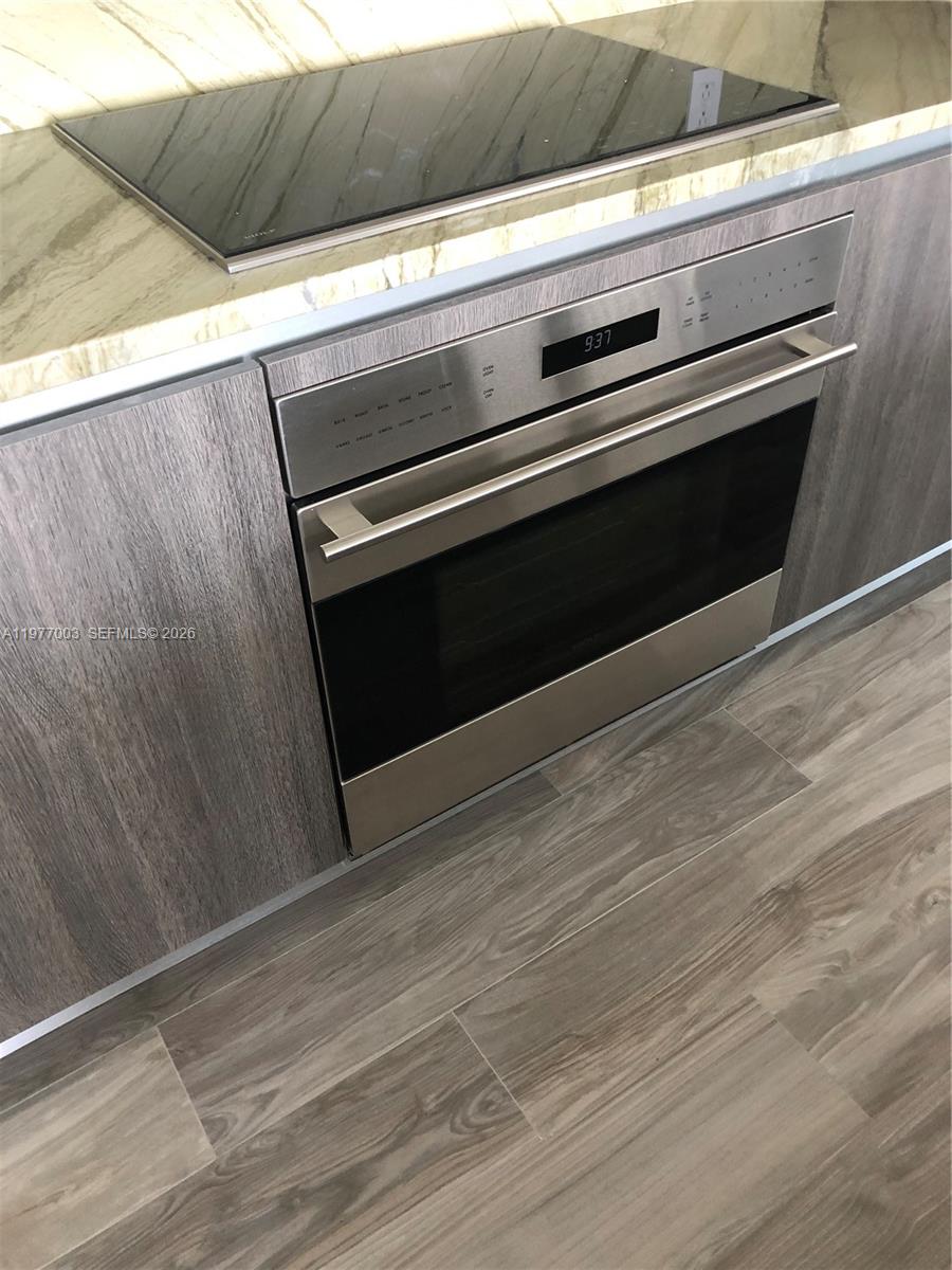 SLS LUX - Residential Lease