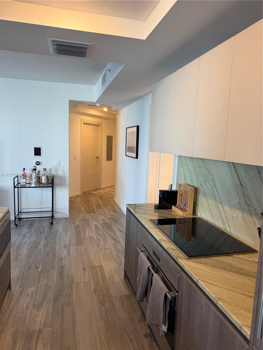 SLS LUX - Residential Lease