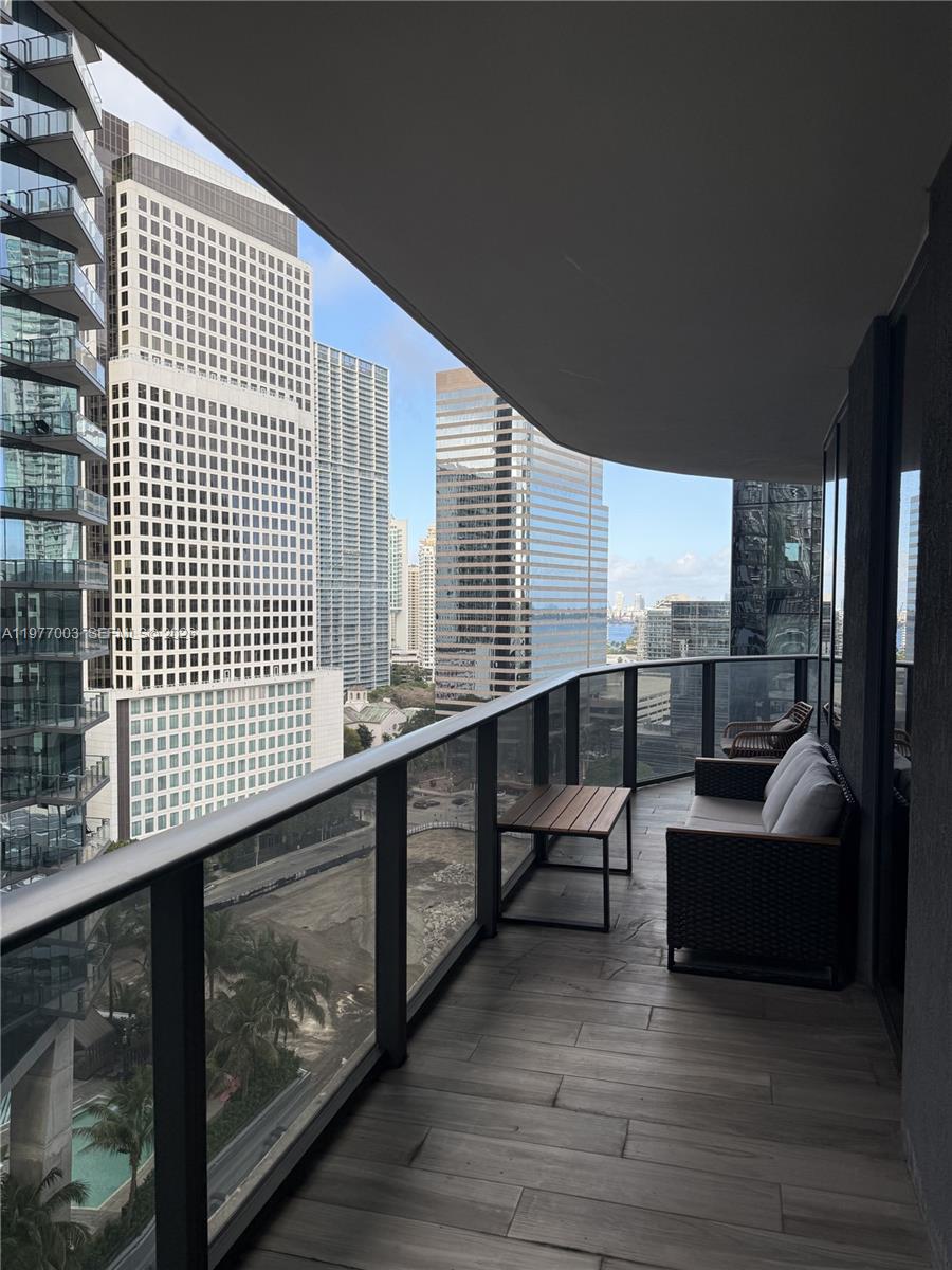 SLS LUX - Residential Lease