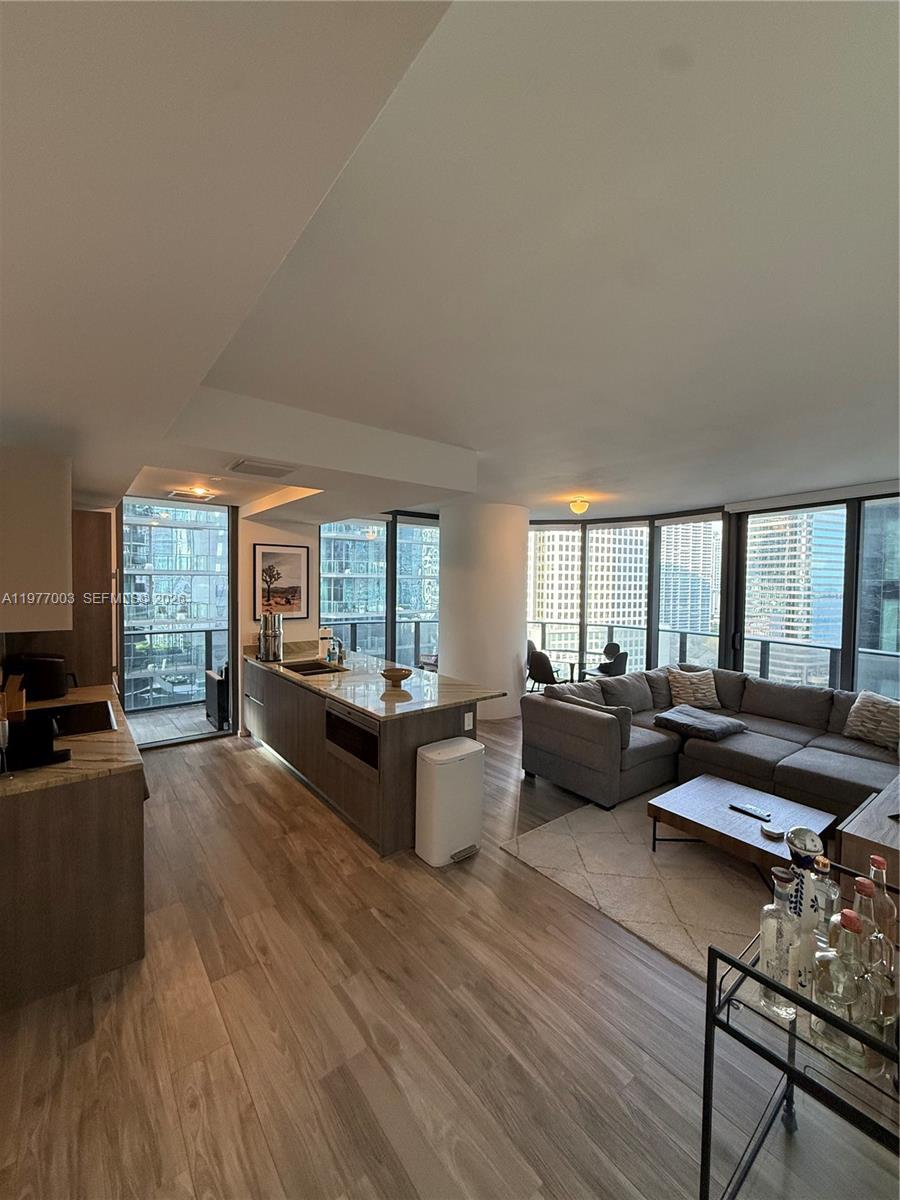 SLS LUX - Residential Lease