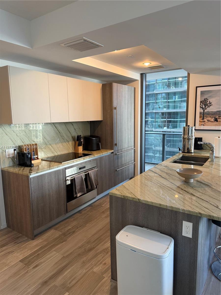 SLS LUX - Residential Lease