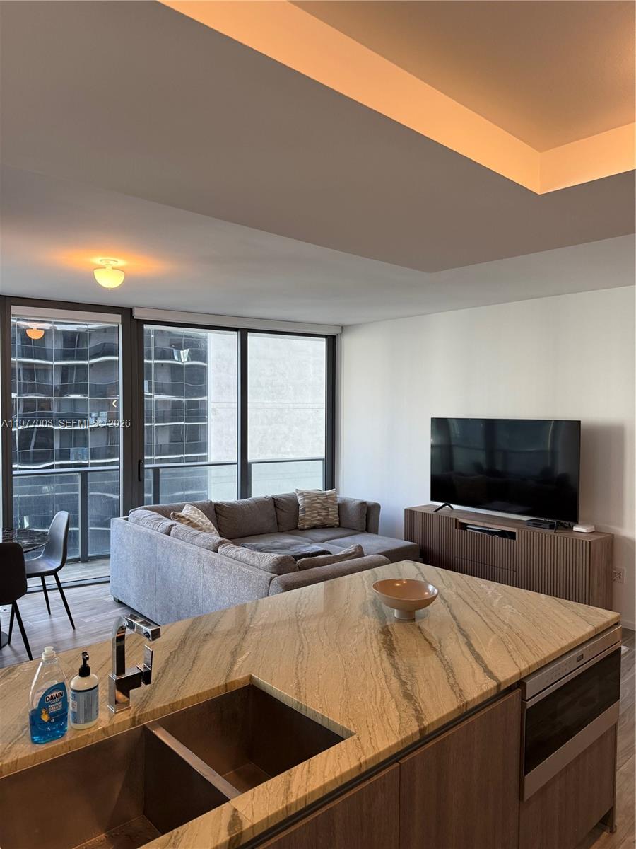 SLS LUX - Residential Lease