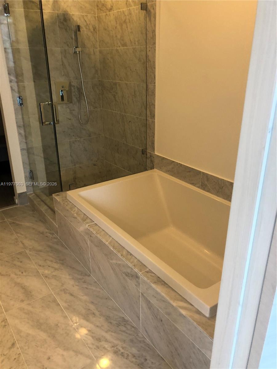 SLS LUX - Residential Lease