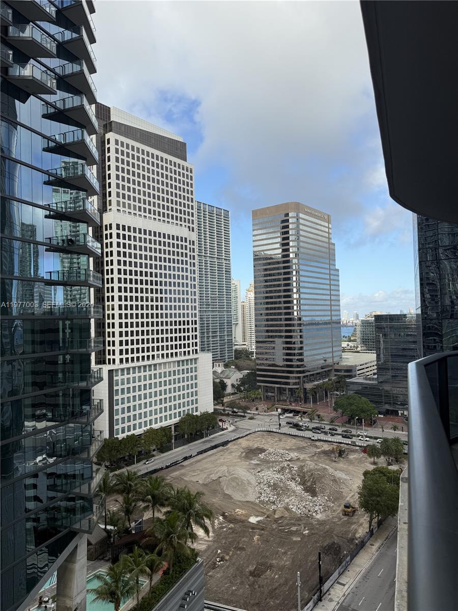 SLS LUX - Residential Lease