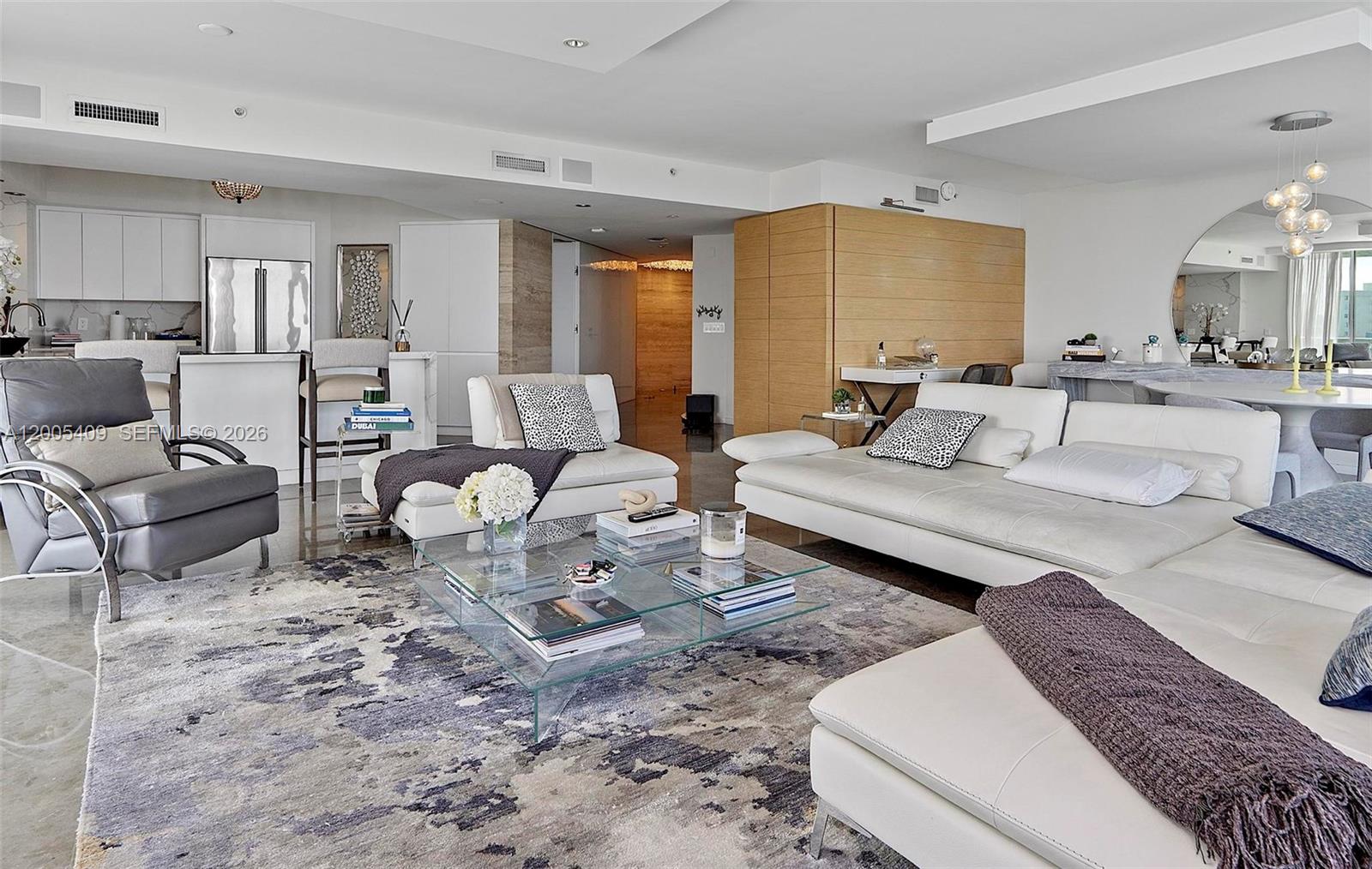 THE GRAND VENETIAN CONDO - Residential