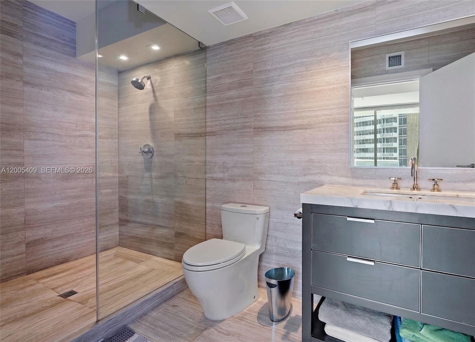 THE GRAND VENETIAN CONDO - Residential