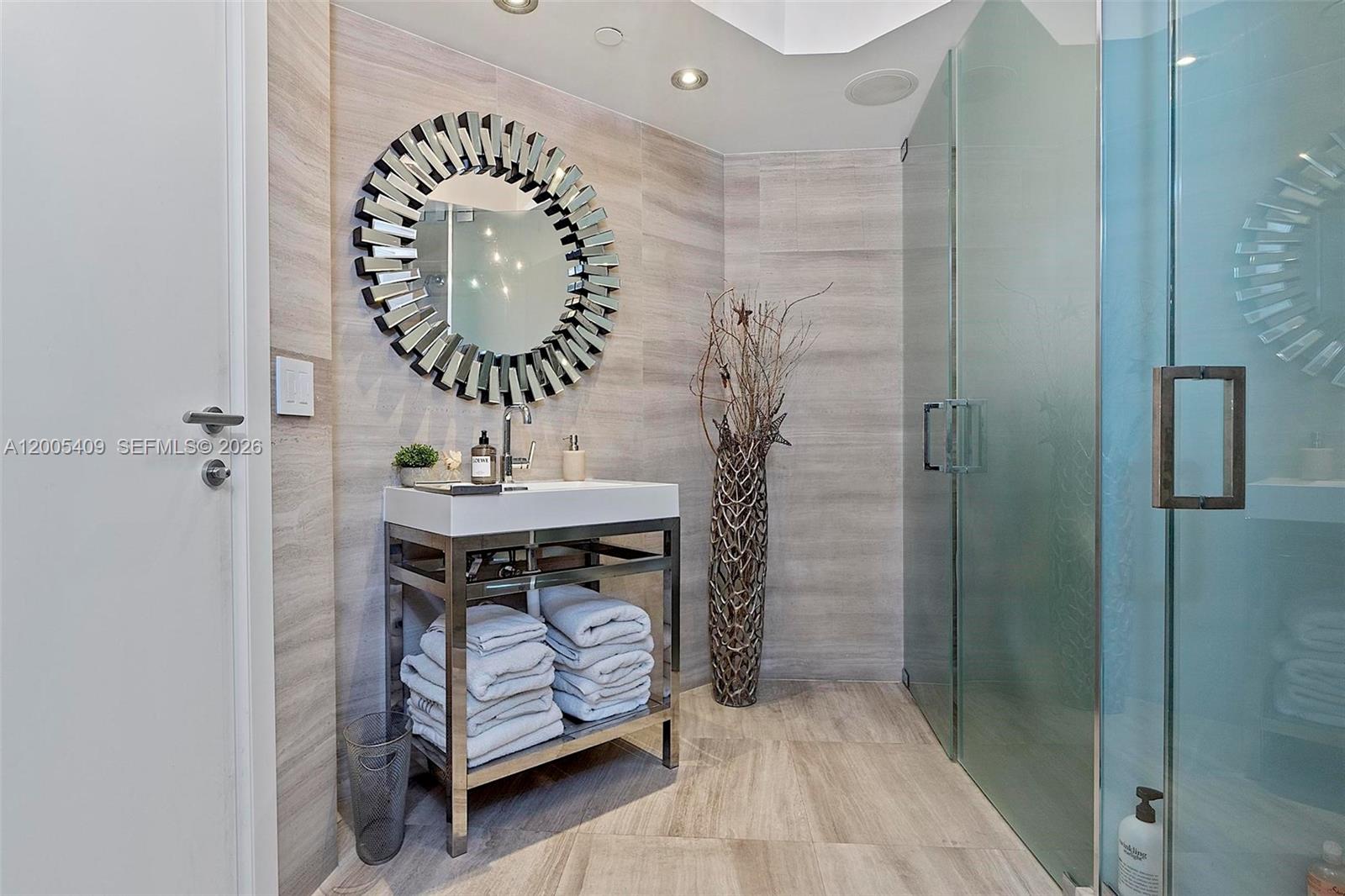 THE GRAND VENETIAN CONDO - Residential