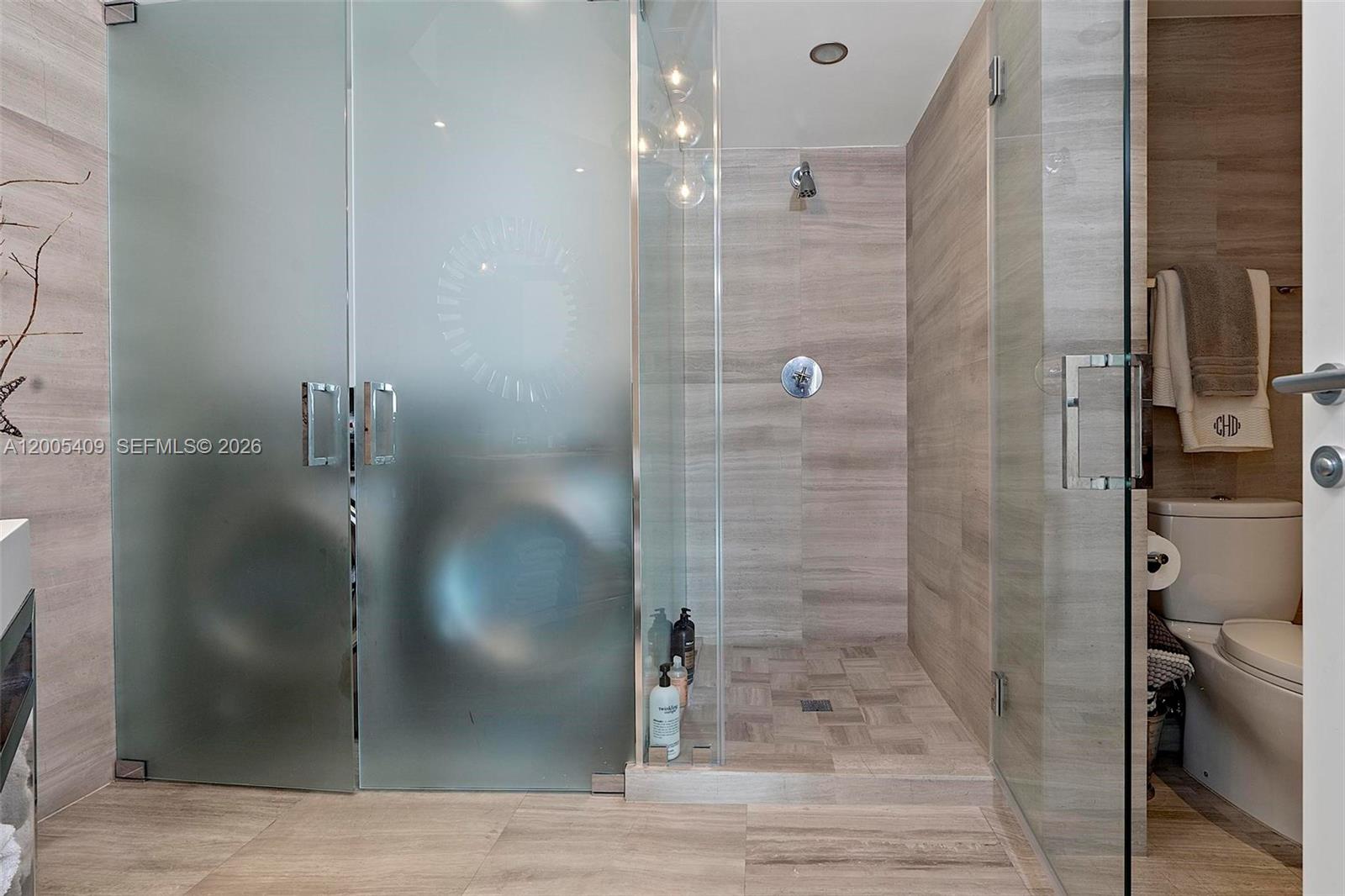 THE GRAND VENETIAN CONDO - Residential