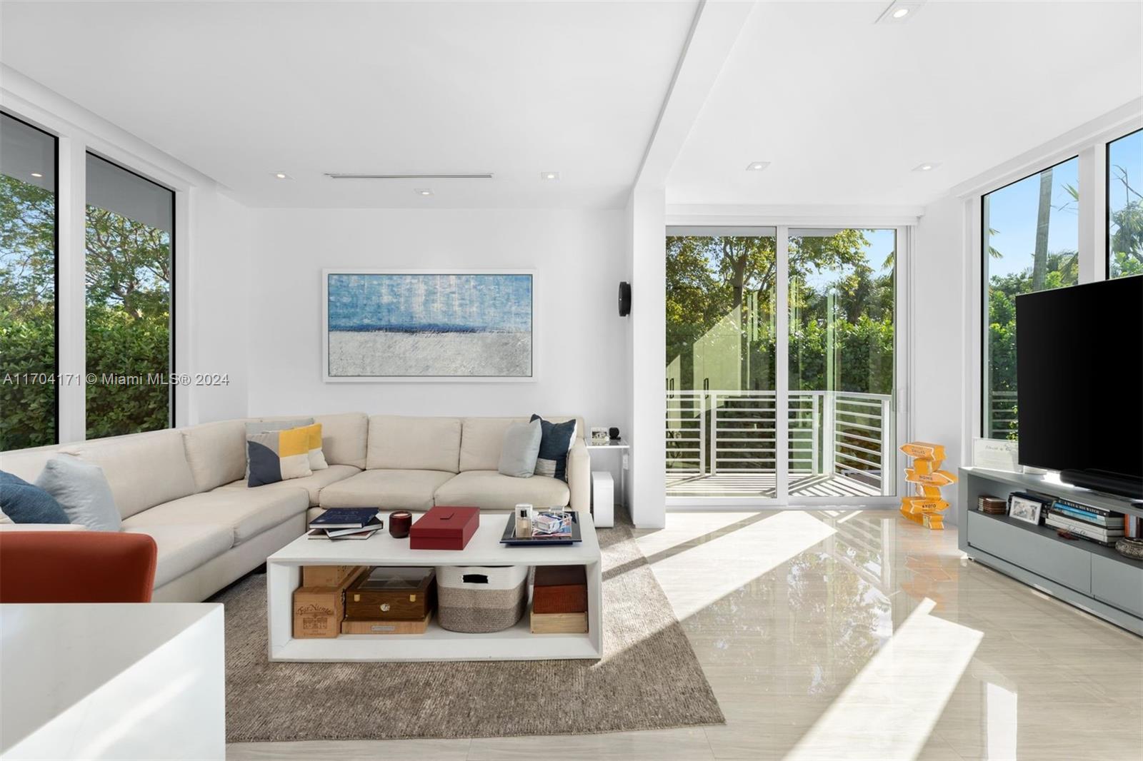 TROPICAL ISLE HOMES SUB 4 - Residential