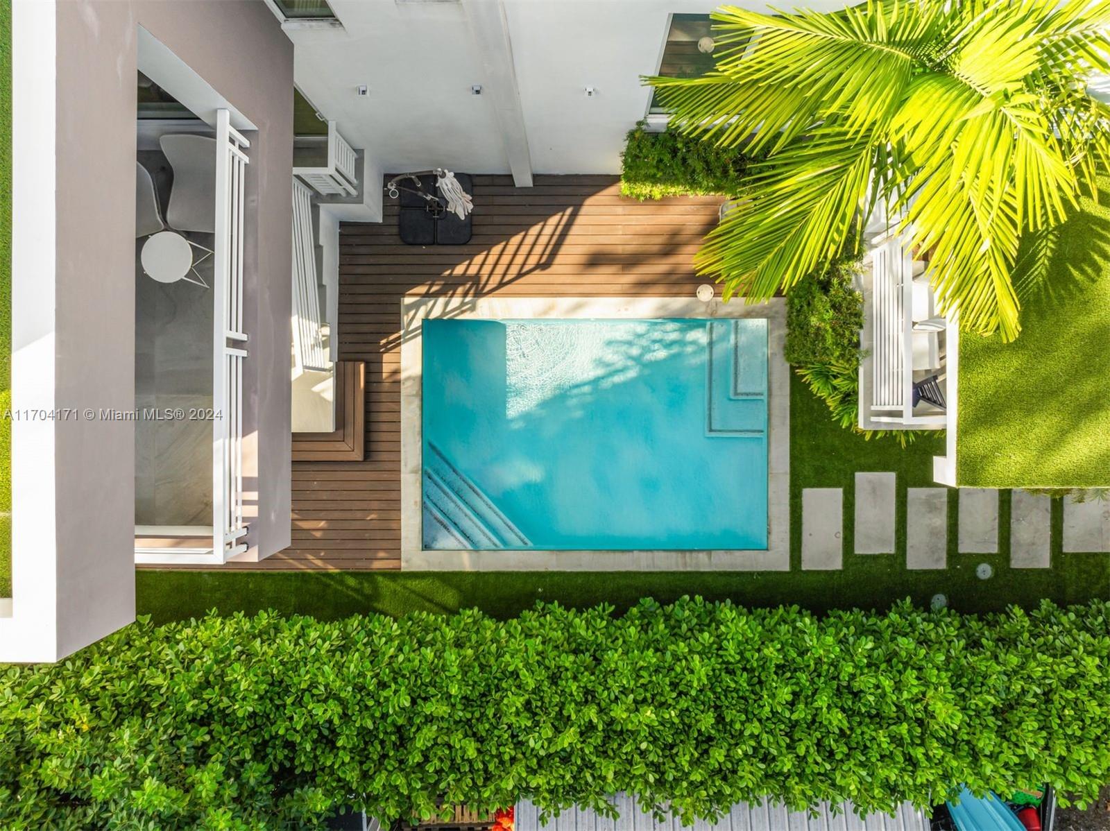 TROPICAL ISLE HOMES SUB 4 - Residential