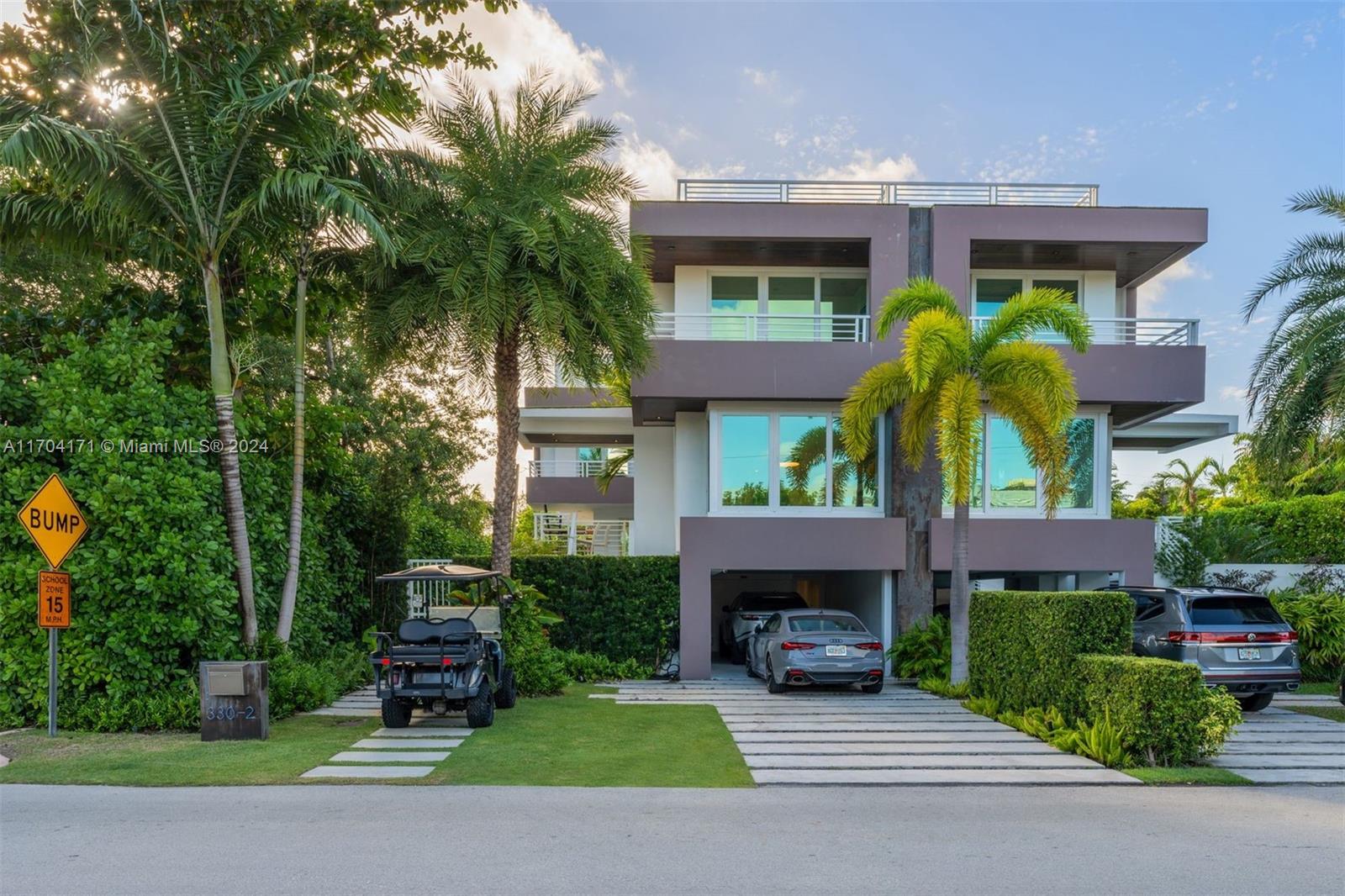 Property for Sale at 330 Fernwood Road #2 Rd, Key Biscayne, Miami-Dade County, Florida - Bedrooms: 3 
Bathrooms: 3  - $2,890,000