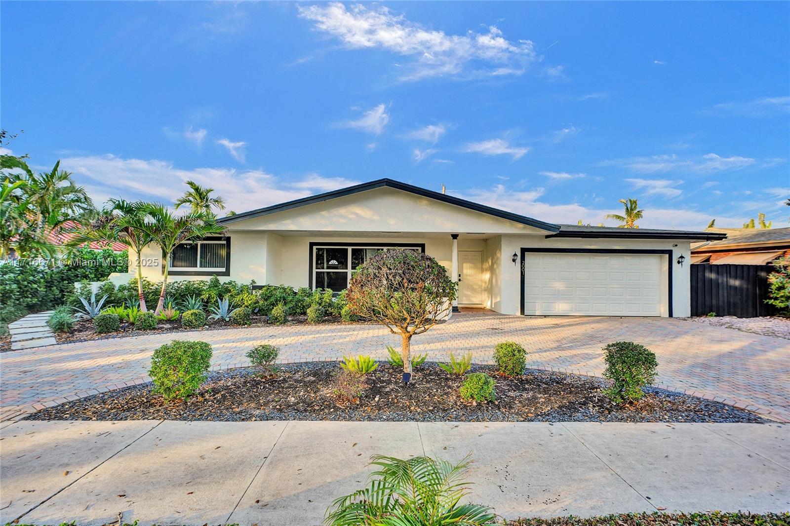 IMPERIAL POINT 2 SEC - Residential