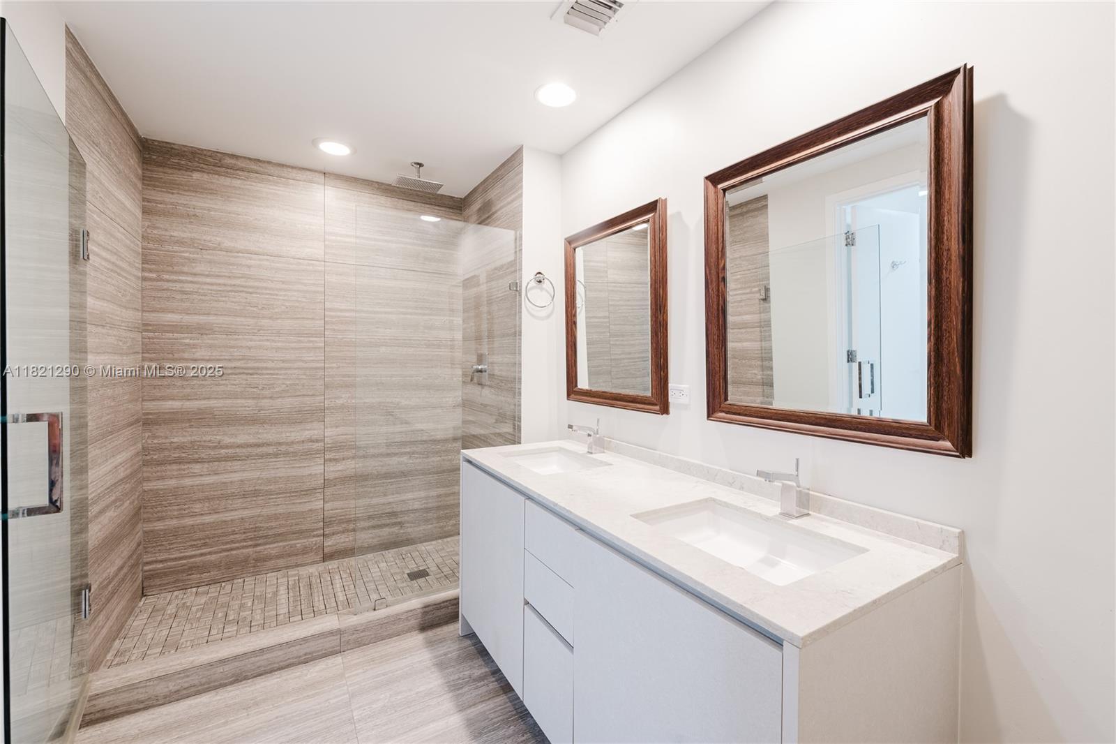 1010 BRICKELL CONDO - Residential