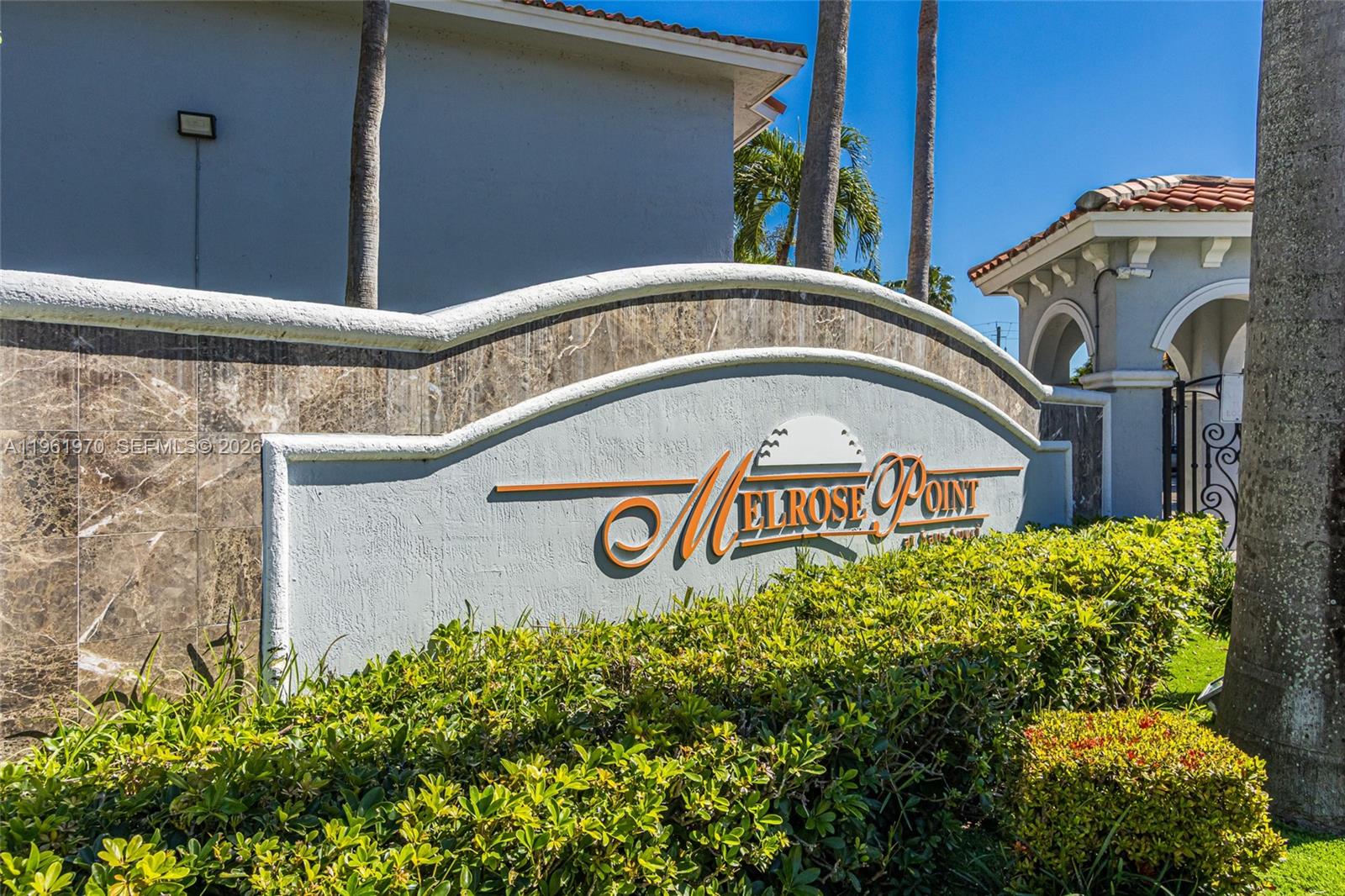 MELROSE POINT AT SANS SOU - Residential