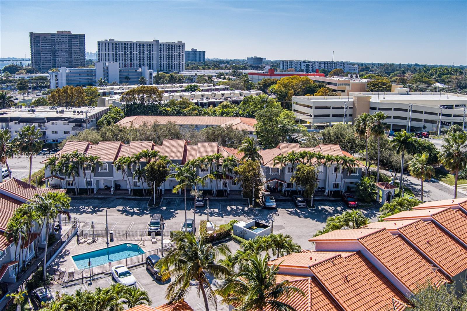 MELROSE POINT AT SANS SOU - Residential