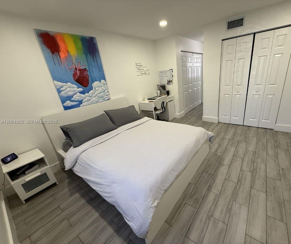 HOLIDAY PARK 1 CONDO - Residential