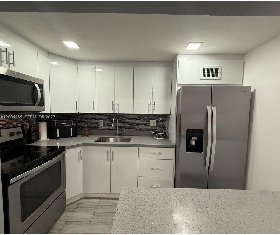 HOLIDAY PARK 1 CONDO - Residential