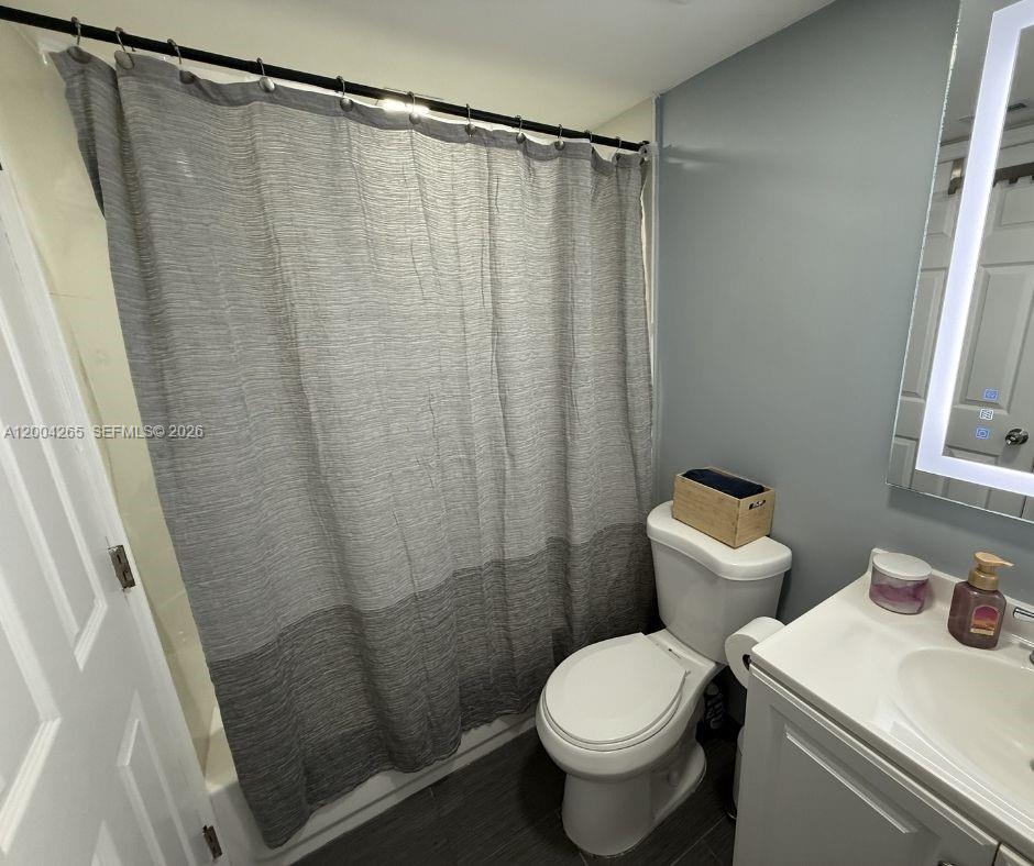 HOLIDAY PARK 1 CONDO - Residential