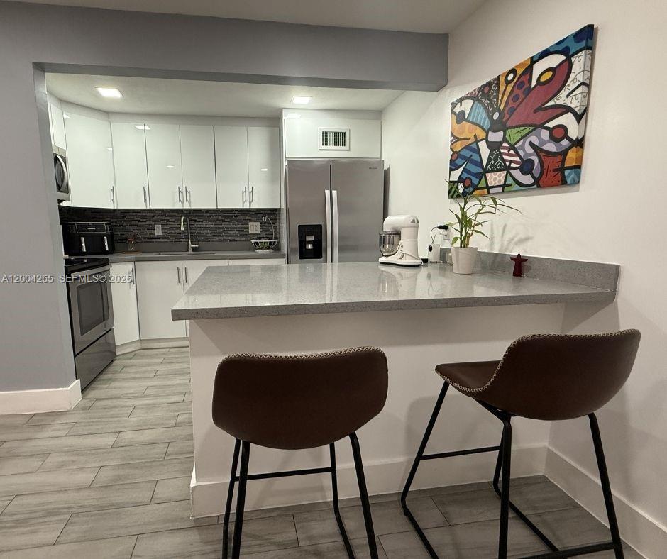 HOLIDAY PARK 1 CONDO - Residential