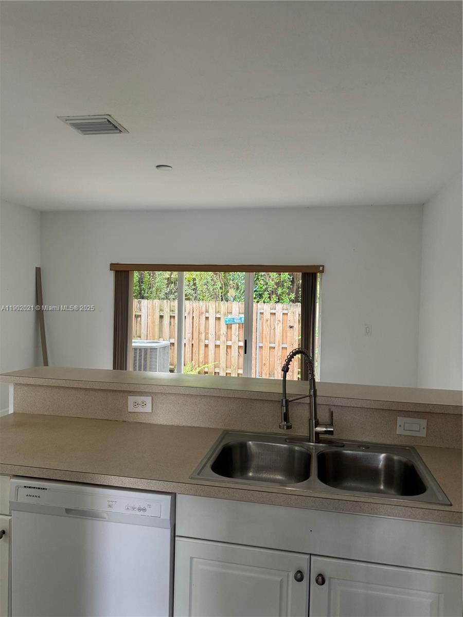 VILLAS AT CARMEL CONDO NO - Residential