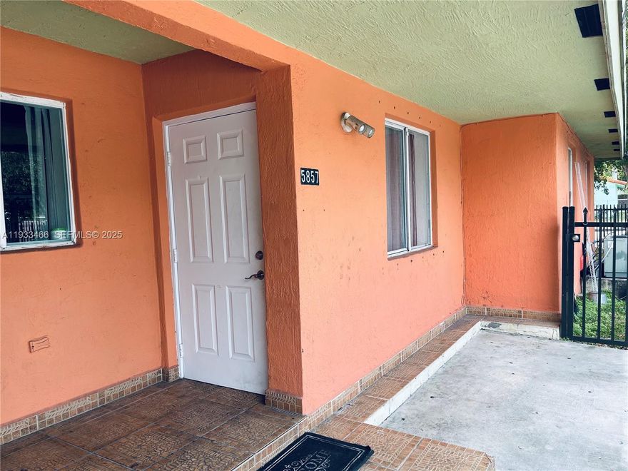 Excellent Duplex Unit, 3 Beds/2 Baths, quiet neighborhood, 2 parking spaces in front of the Unit. One year with renewal option.