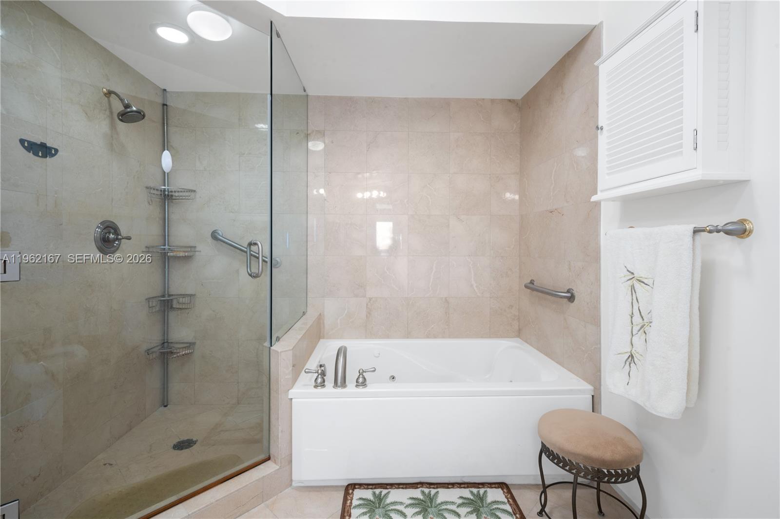 AKOYA CONDO - Residential