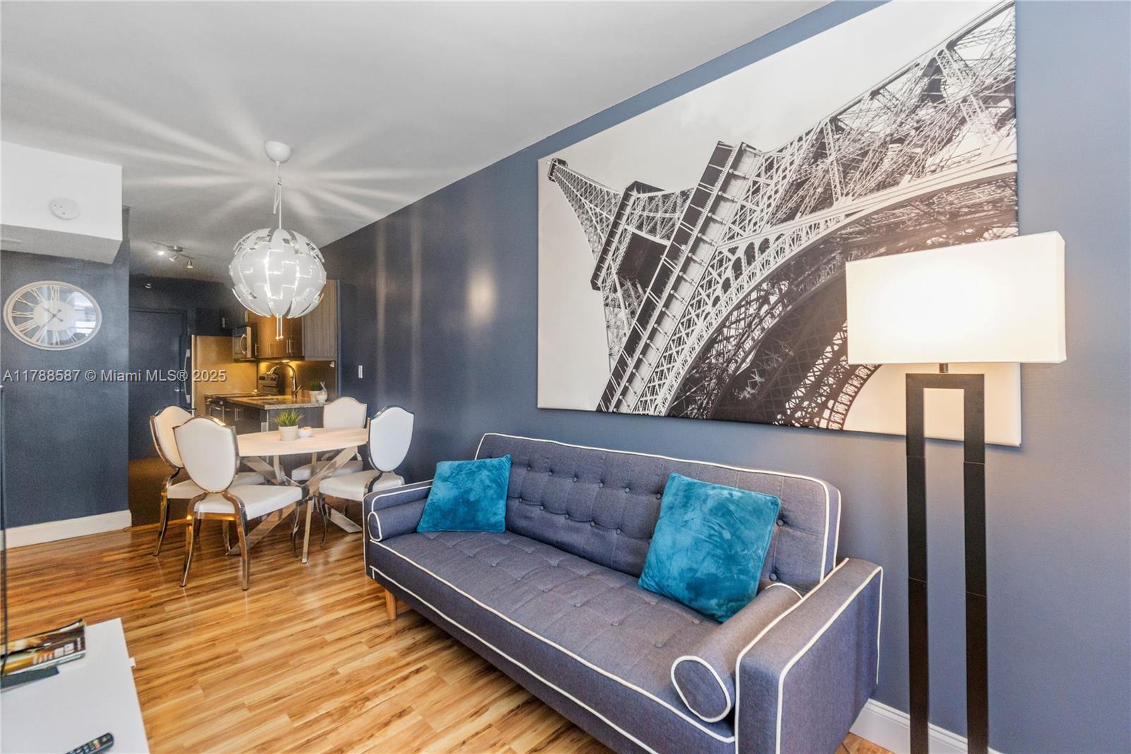Rental Property at 100 Lincoln Rd 309, Miami Beach, Miami-Dade County, Florida - Bathrooms: 1  - $2,500 MO.