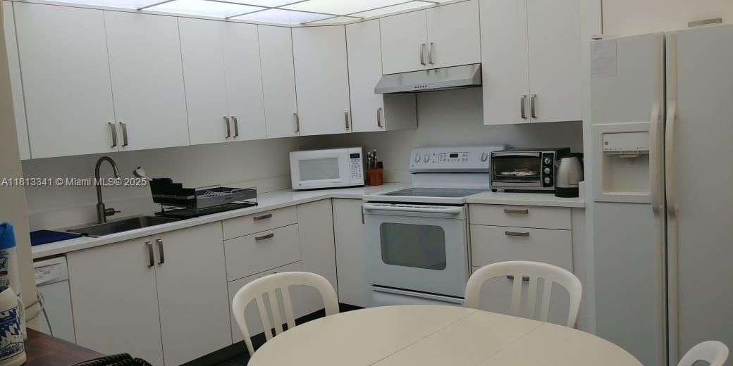 KEY COLONY NO 2 CONDO - Residential Lease