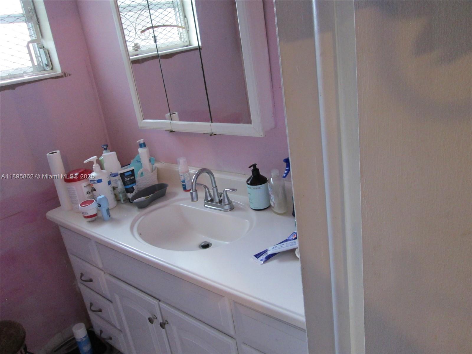 LAUDERDALE LAKES EAST GAT - Residential