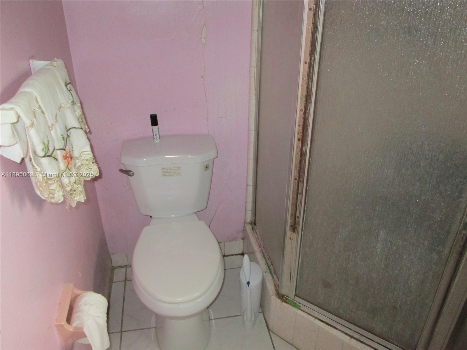 LAUDERDALE LAKES EAST GAT - Residential