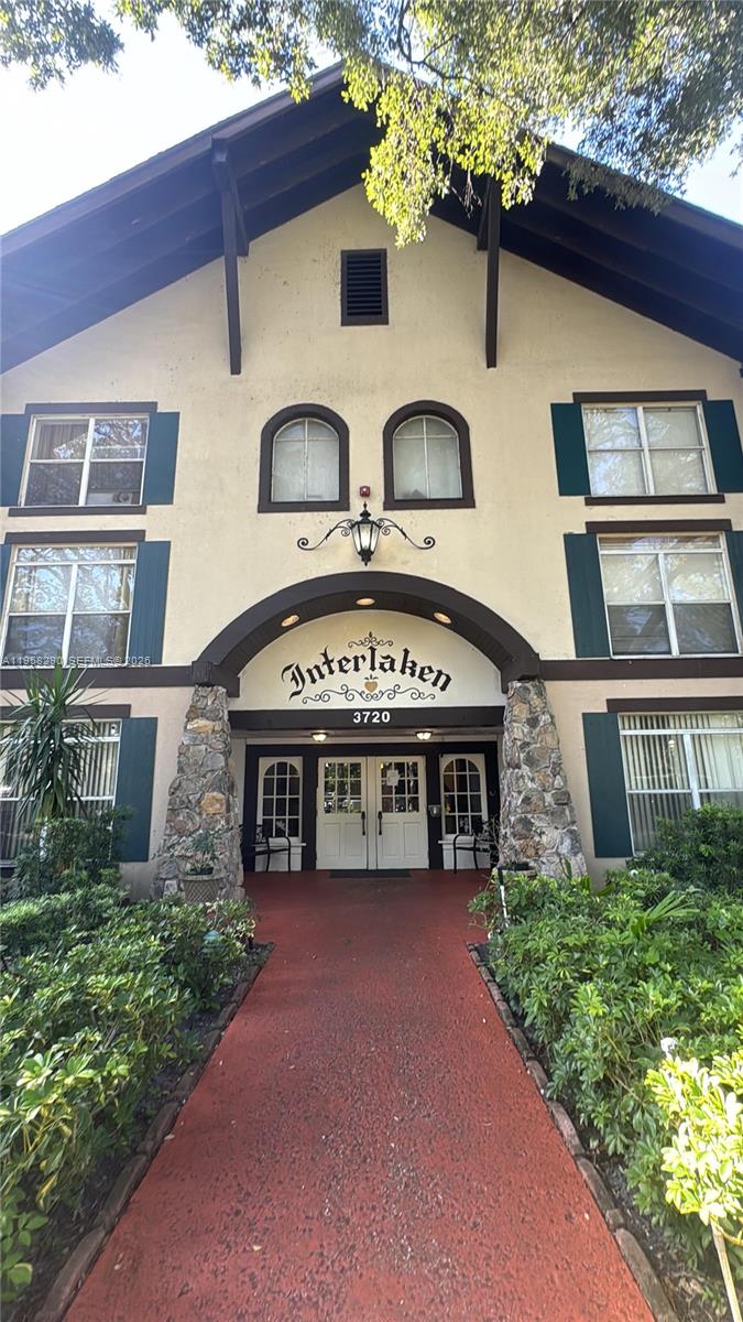 3720 Inverrary Dr 2S