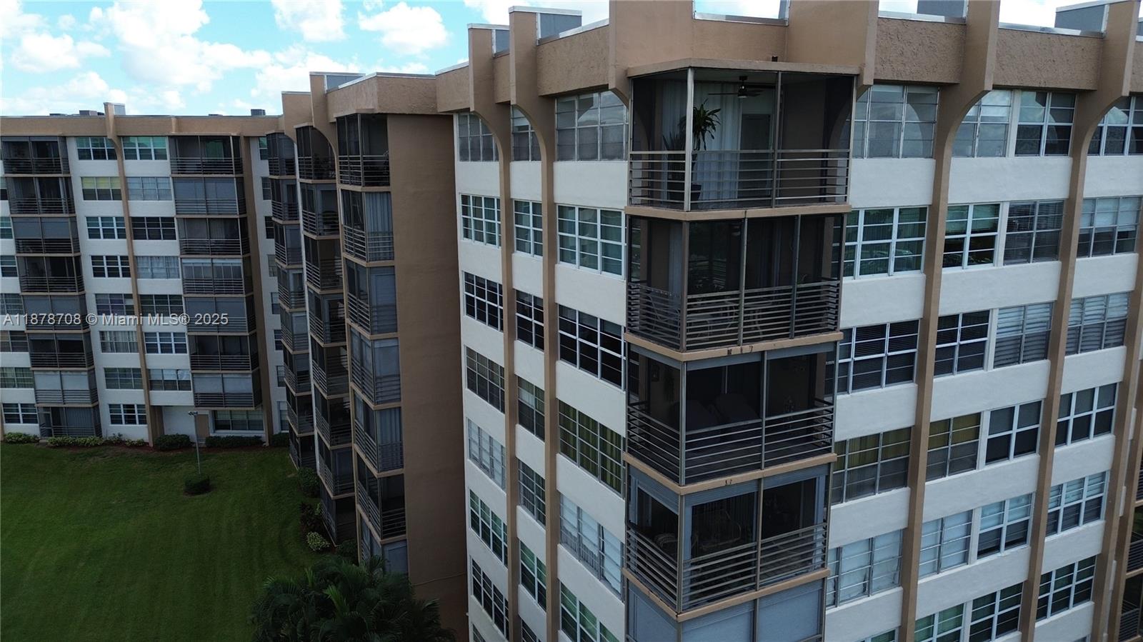 PARK PLACE CONDOMINIUM 4 - Residential