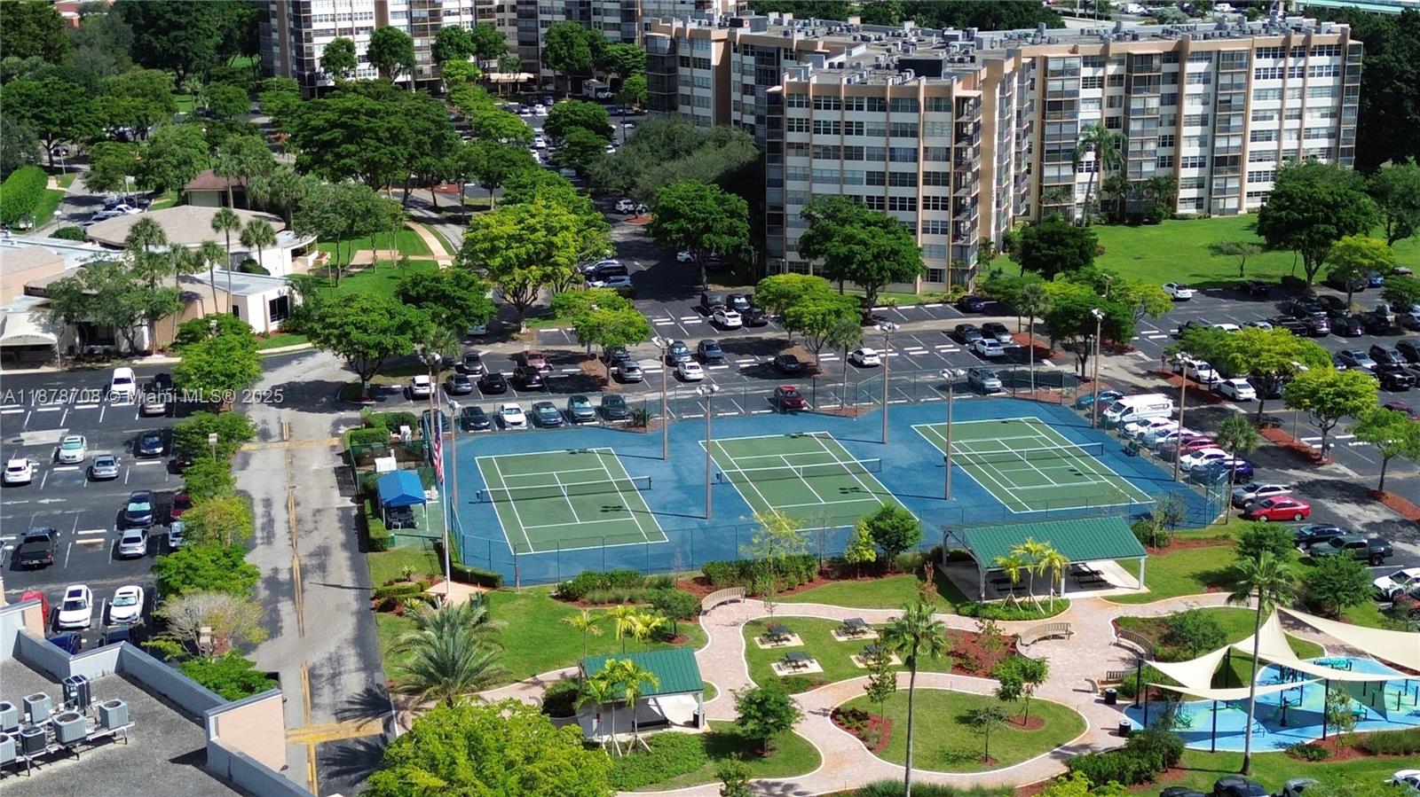 PARK PLACE CONDOMINIUM 4 - Residential