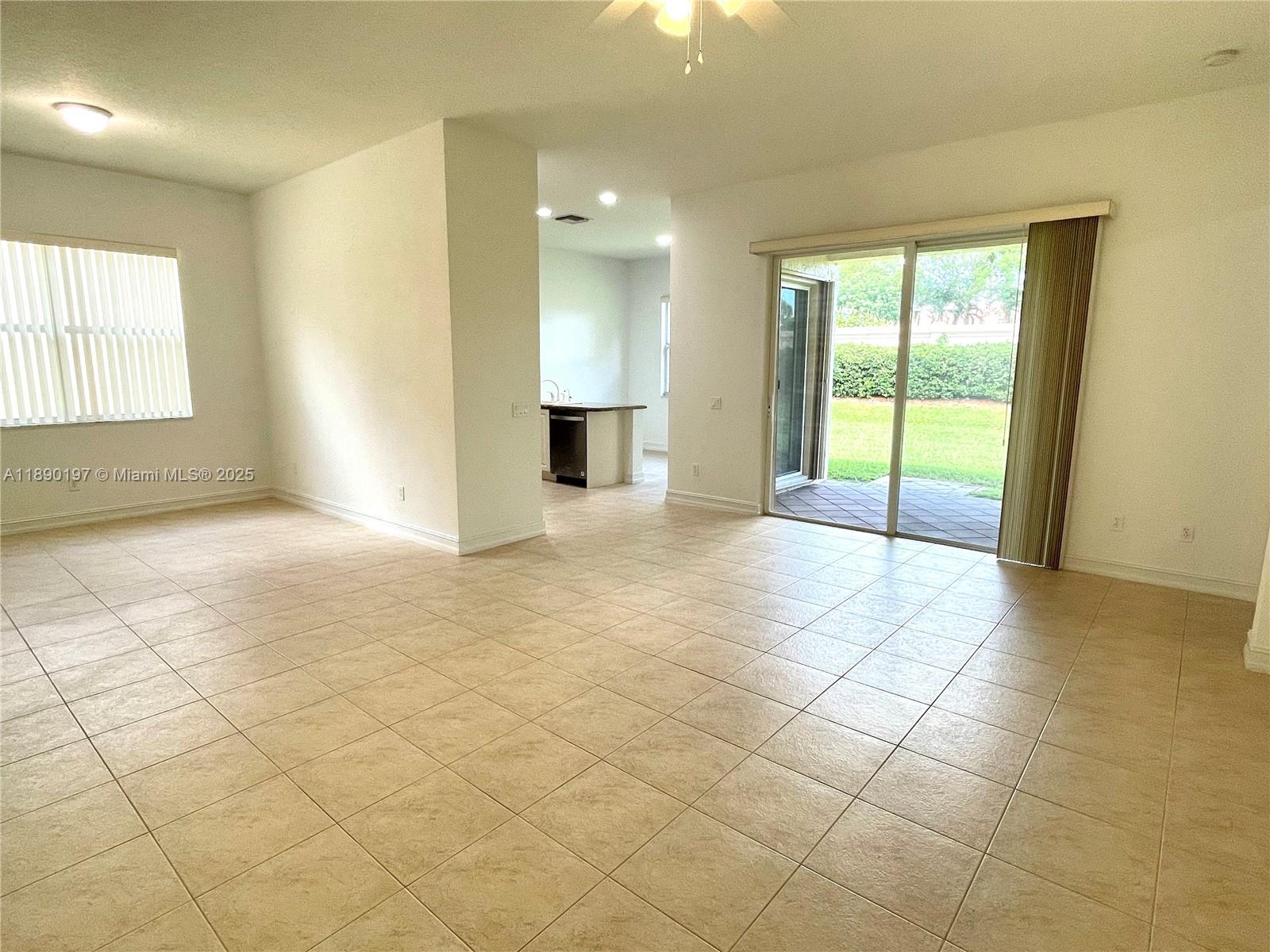 VALENCIA POINTE 3 - Residential