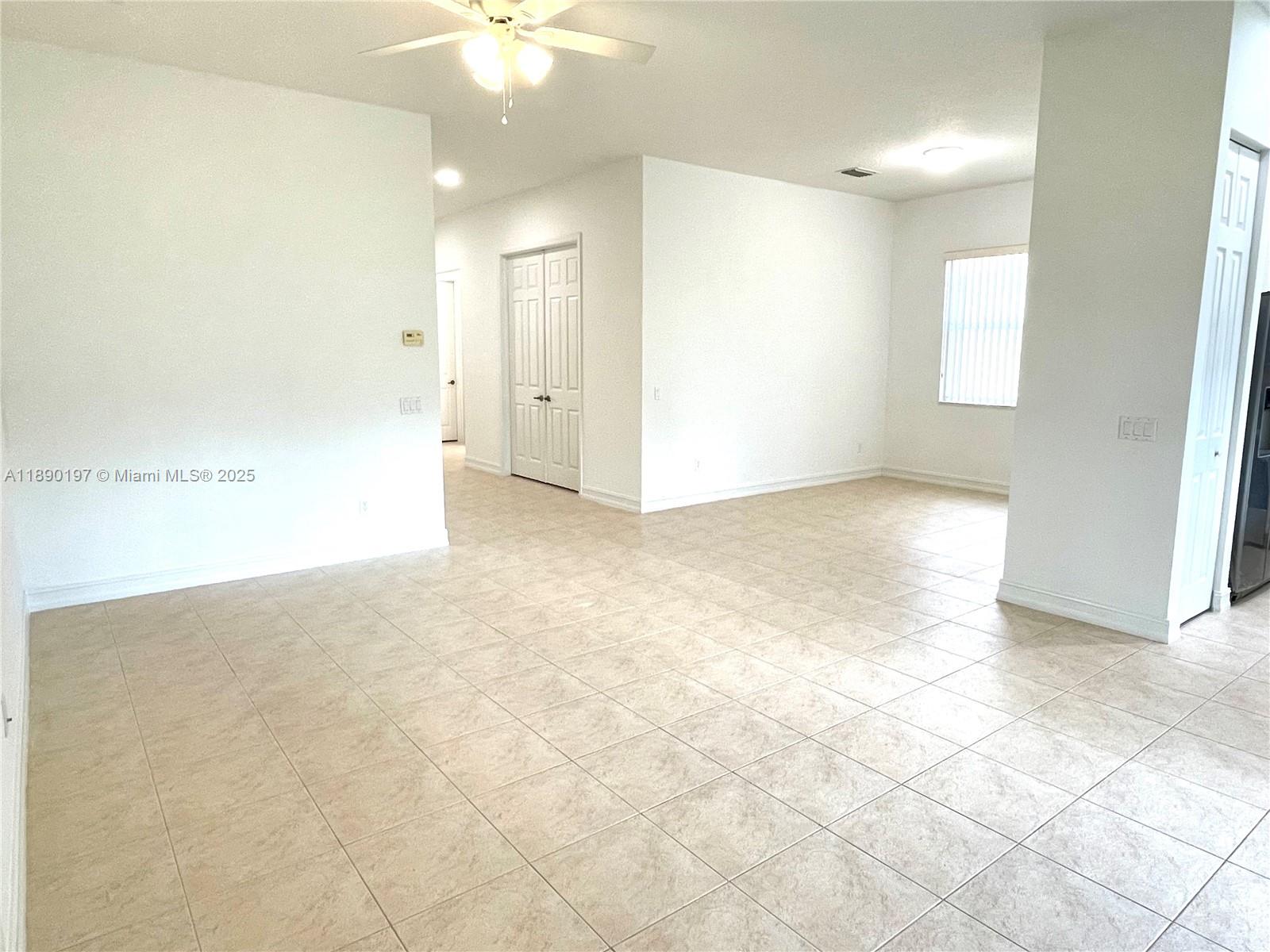 VALENCIA POINTE 3 - Residential